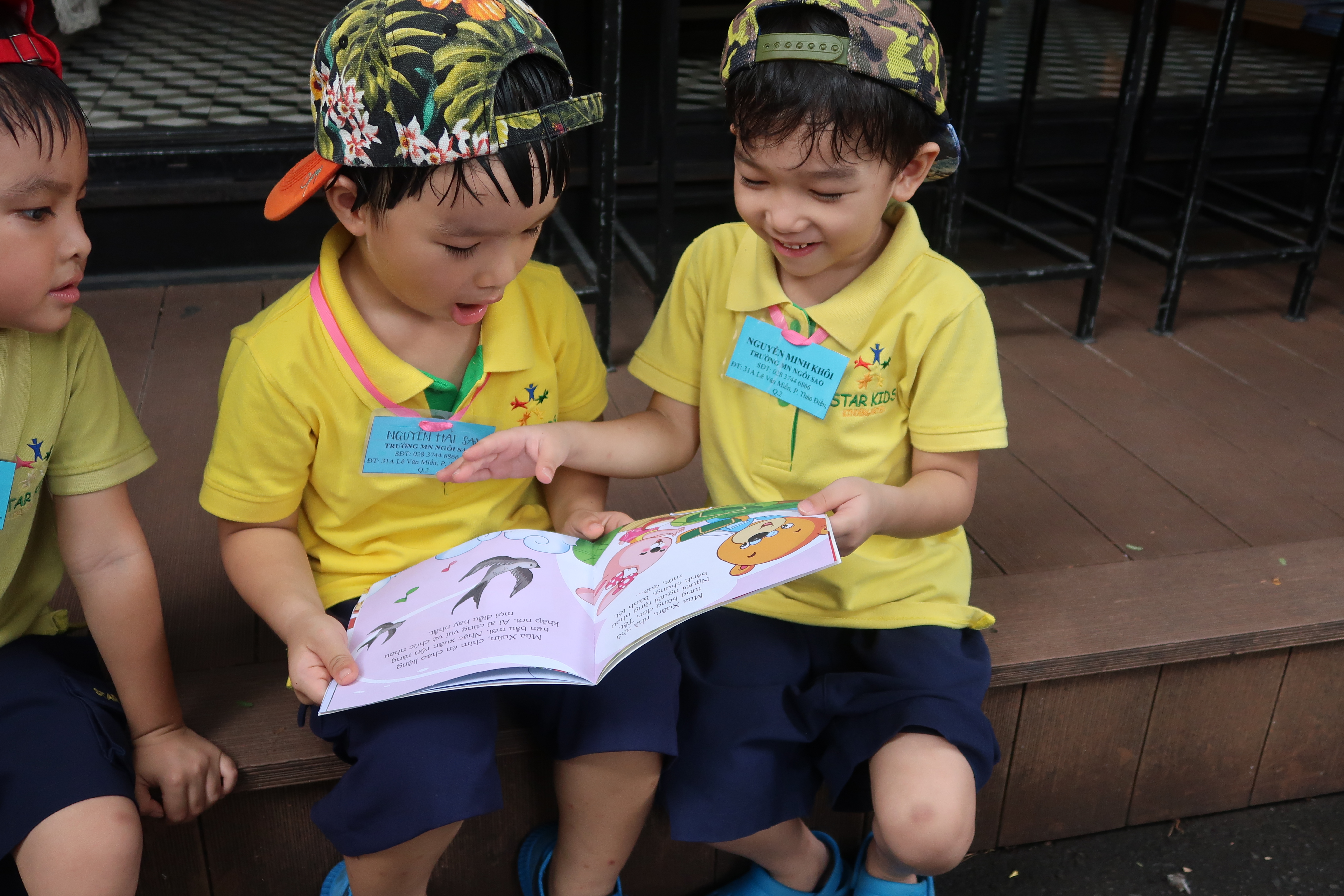 THAM QUAN ĐƯỜNG SÁCH THÀNH PHỐ