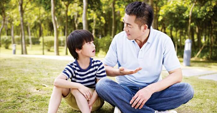 Khi trẻ làm sai, nói KHÔNG sẽ chẳng tác dụng gì đâu, đây mới là những cách nói với con hiệu quả nhất