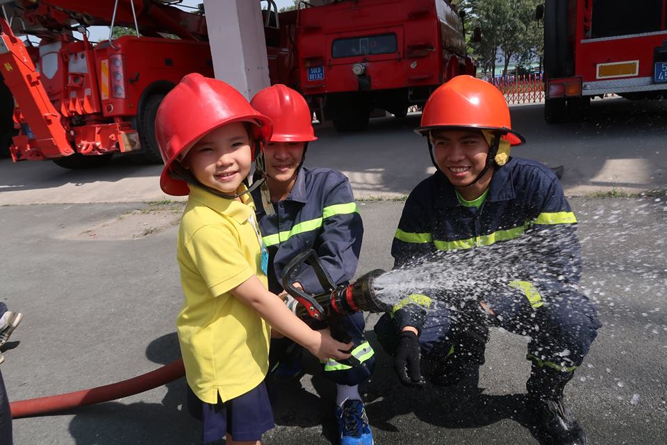 THAM QUAN PHÒNG CẢNH SÁT PHÒNG CHÁY CHỮA CHÁY