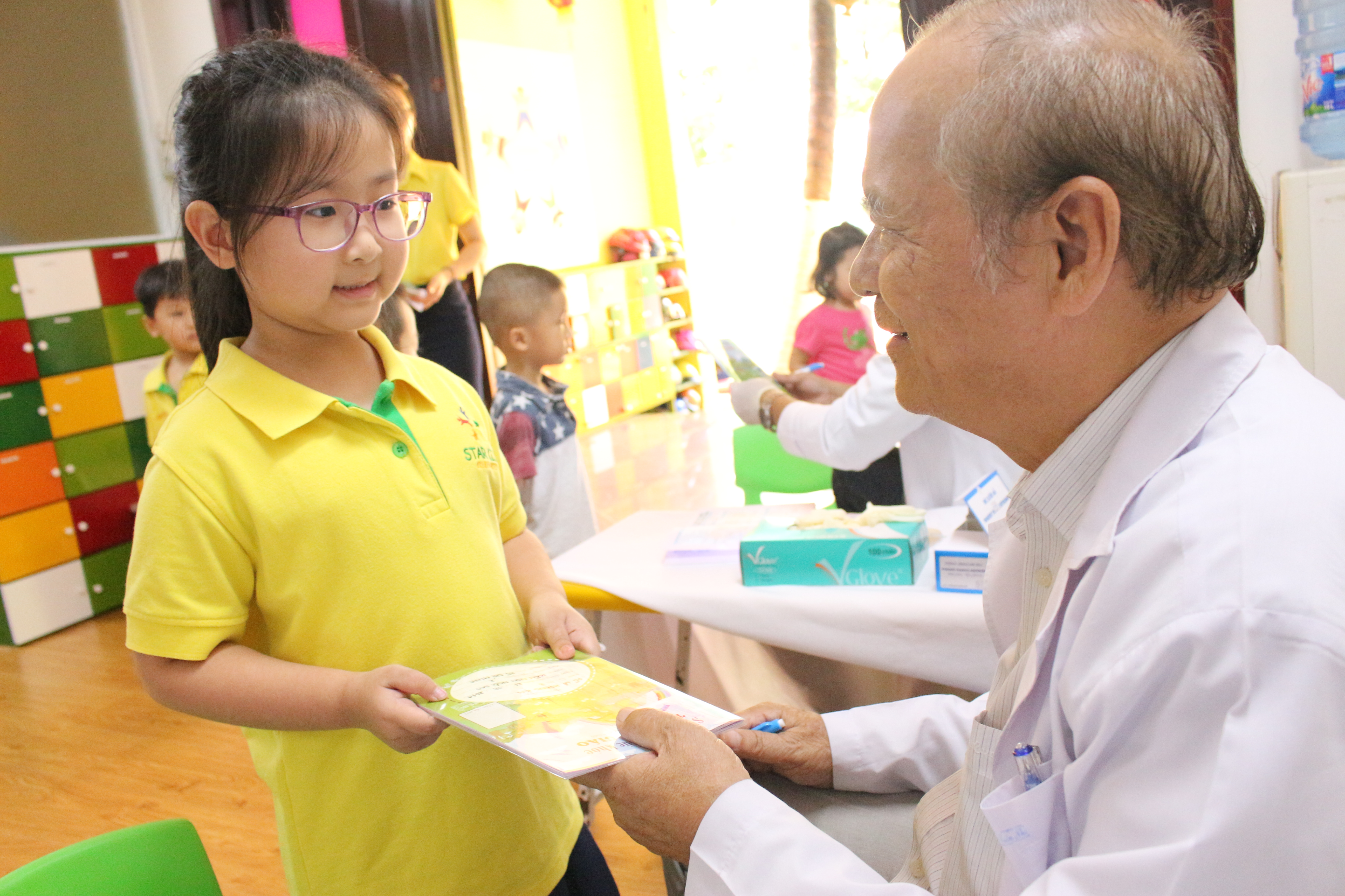 STARKIDS KHÁM SỨC KHOẺ TỔNG QUÁT